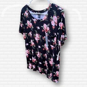 Justify Floral Crewneck Stretch Tee Black w/ Pink Flowers Comfy Tshirt Sz Medium